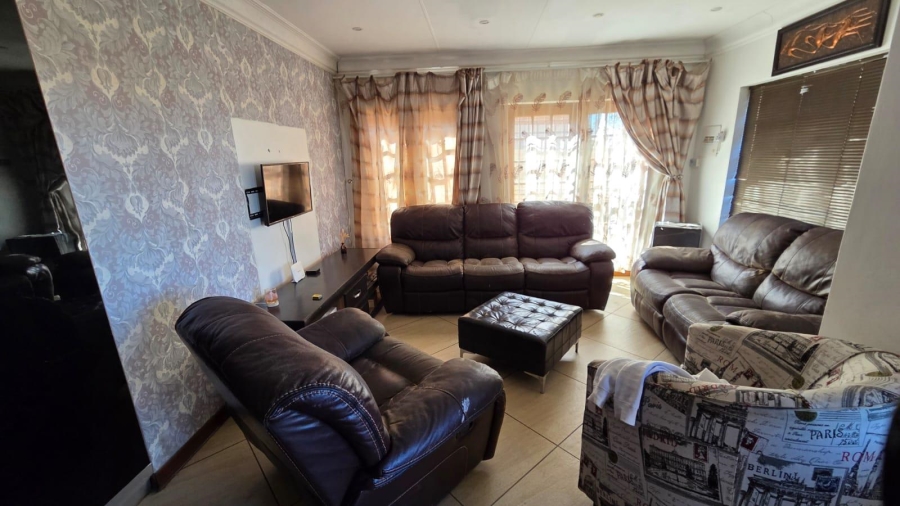 3 Bedroom Property for Sale in Vista Park Free State